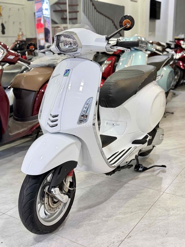 Vespa iget 2018 Trắng phố B2 - 10 Triệu lấy xe. Mua bán Xe máy tại Thành phố Buôn Ma Thuột Đắk Lắk được đăng bởi Nguyễn hoàng Anh hình 3