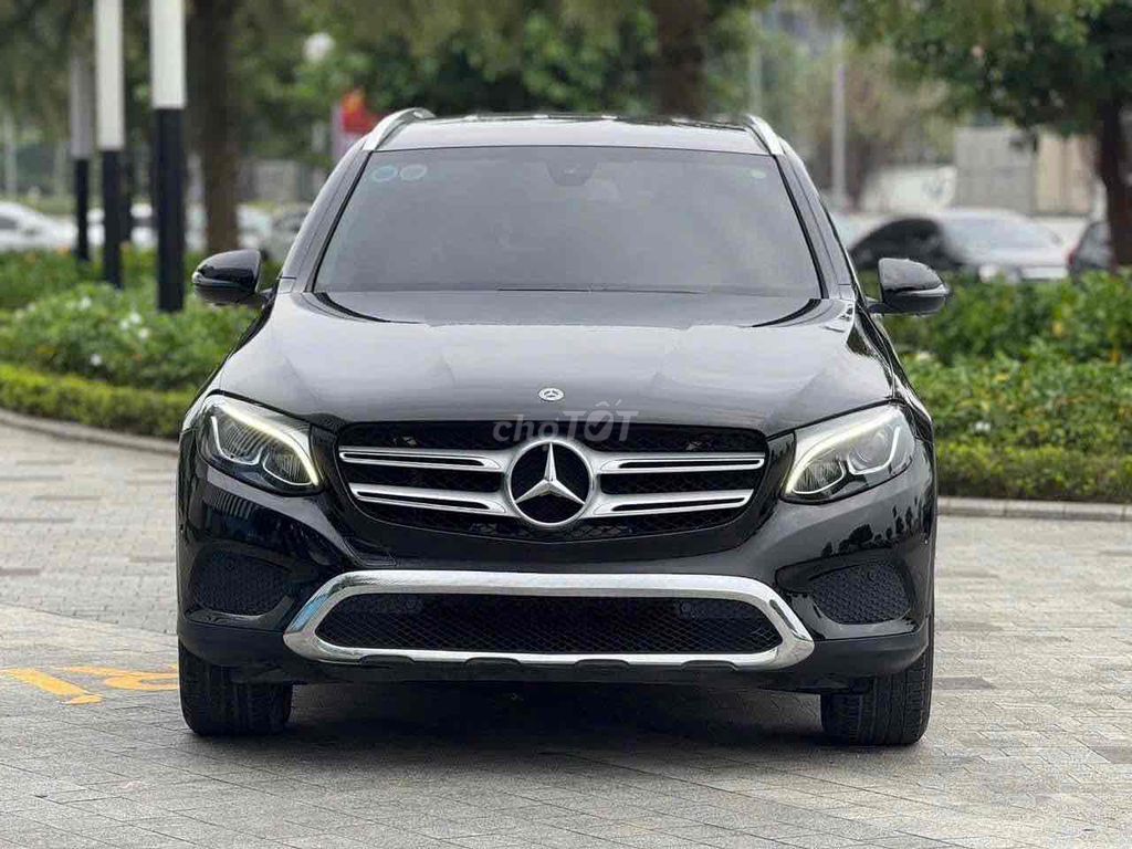 Mercedes Benz GLC200 model 2019 màu đen giá tốt