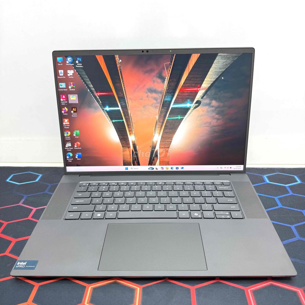 Dell Precision 5690 Ultra 9-185H 16 inch. Mua bán Laptop tại Quận 3 Tp Hồ Chí Minh được đăng bởi Trang Nguyen hình 1