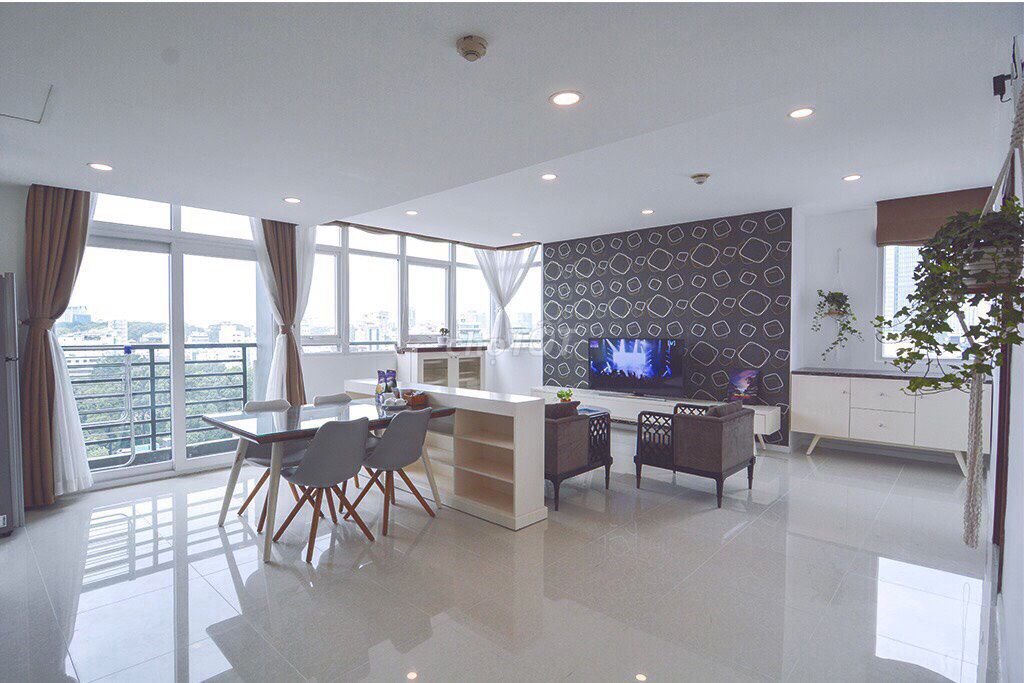 Аренда · 3 комн. · 140 м² · Quận 11, ул. Lạc Long Quân