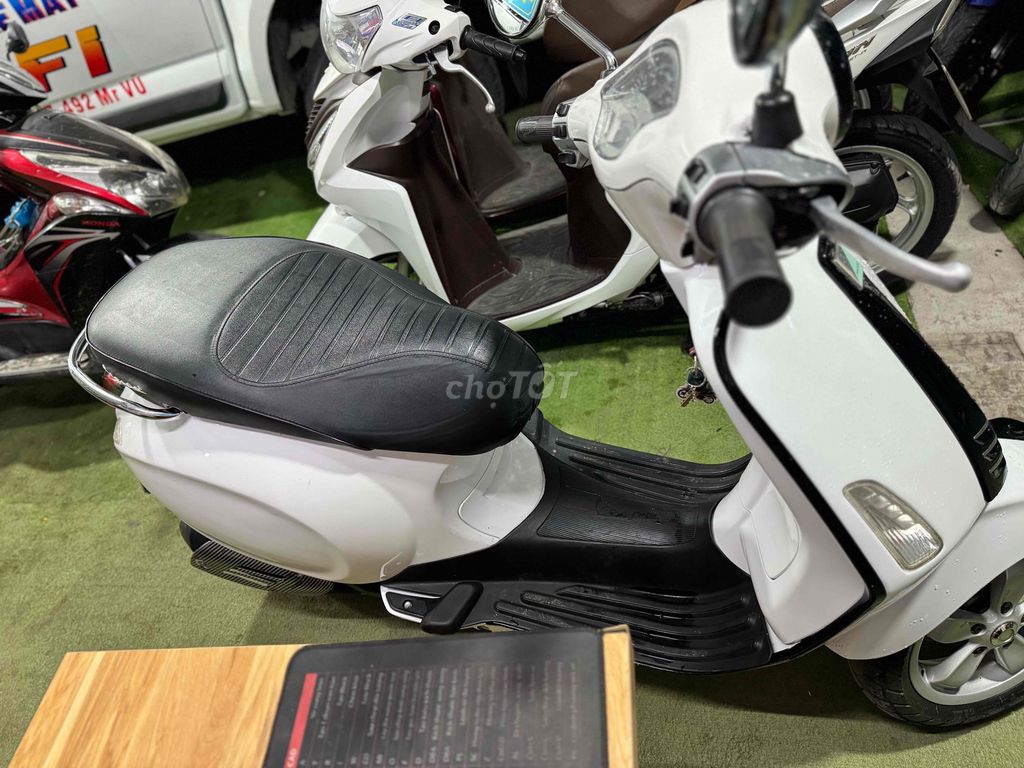 Vespa Trắng Ngọc Trinh / Zin Đẹp Bs65 Cccd Chủ. Mua bán Xe máy tại Quận Bình Thuỷ Cần Thơ được đăng bởi CỬA HÀNG XE MÁY VŨ Fi hình 2