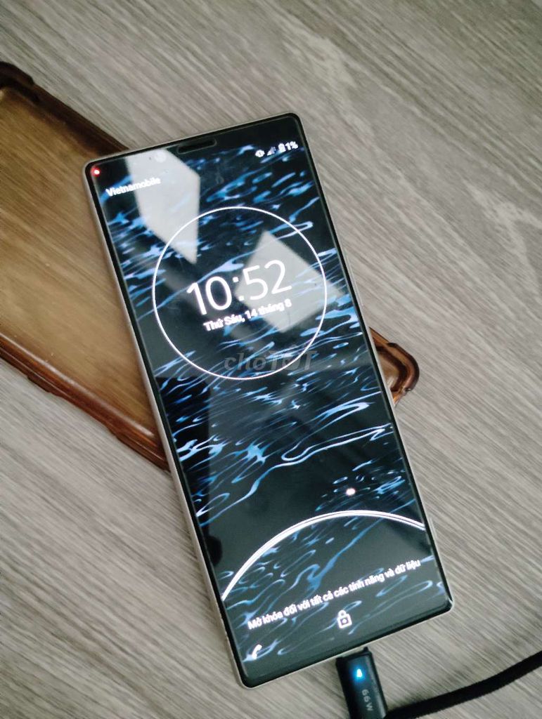Sony Xperia 1 Mark 1 Au Trắng đẹp k tì vết. Mua bán Điện thoại tại Quận Tây Hồ Hà Nội được đăng bởi việt việt hình 1