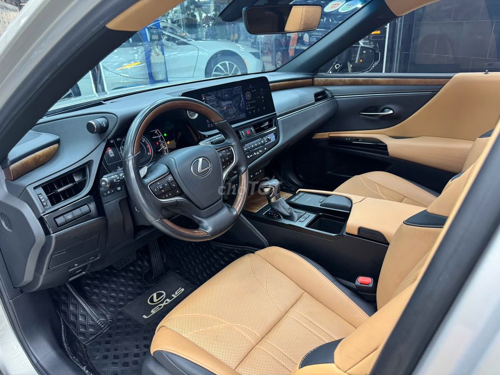 Lexus ES 250 2022 Vàng cát 12000 km. Mua bán Ô tô tại Quận Gò Vấp Tp Hồ Chí Minh được đăng bởi Hải Ô Tô hình 13