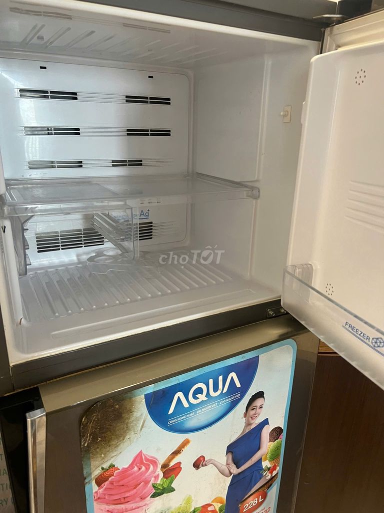 Tủ lạnh AQUA 200L còn mới tại Thuận An