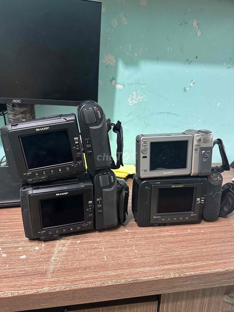Máy quay băng Hi8 Sharp Đen, Bạc đã qua sử dụng. Mua bán Máy ảnh, Máy quay tại Quận 12 Tp Hồ Chí Minh được đăng bởi Đọc lạ hình 1