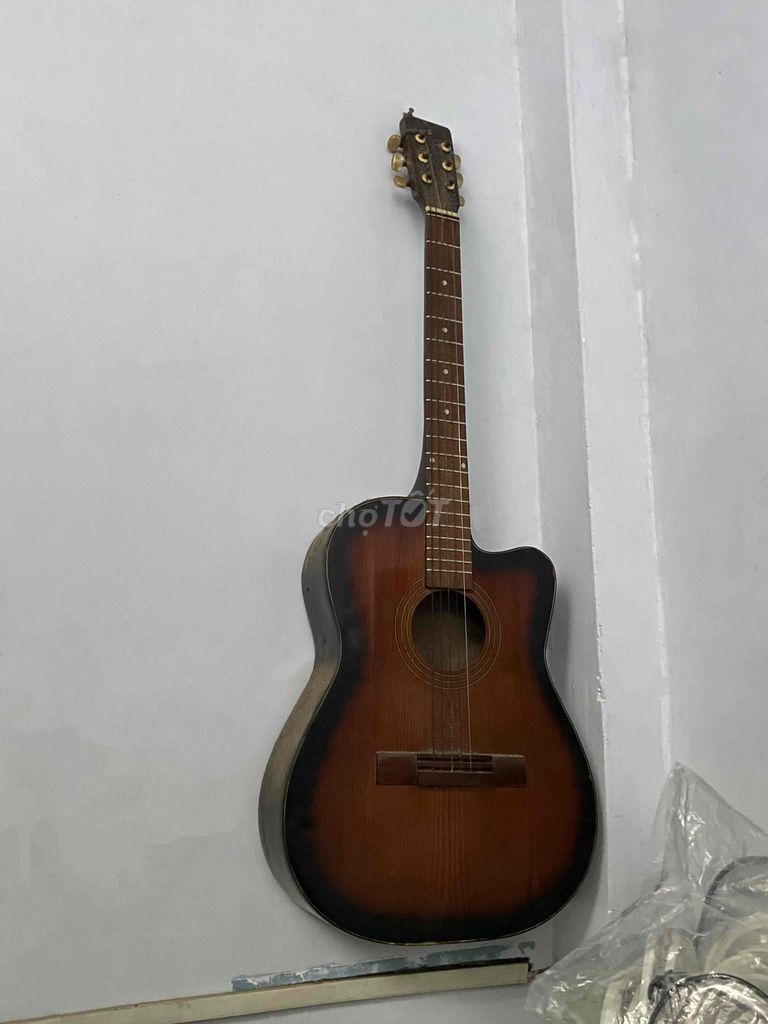 Đàn guitar Classic cổ điển mặt gỗ thông