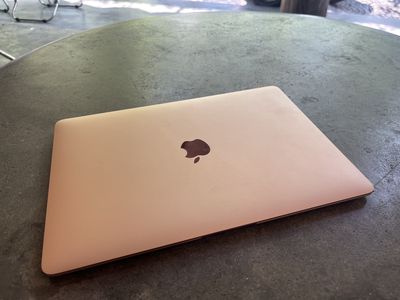 Bán Macbook Air M1 hồng ko vết xước