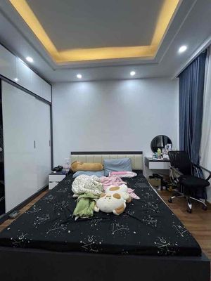 .	“Nhà đẹp long lanh – Vị trí vàng trung tâm, tiện ích ngập tràn. Mua bán nhà ở tại Quận Long Biên Hà Nội được đăng bởi Tuấn Ivan