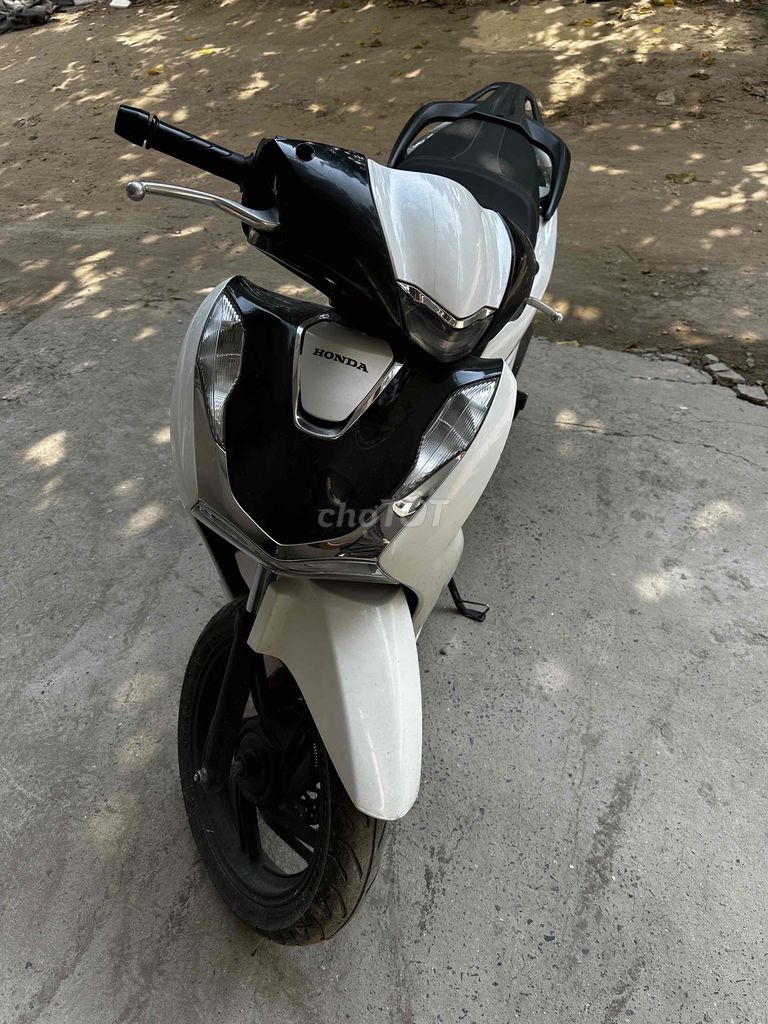 Honda SH 160 ABS 2023 Đặc biệt xám xi măng. Mua bán Xe máy tại Quận Ba Đình Hà Nội được đăng bởi King King hình 1
