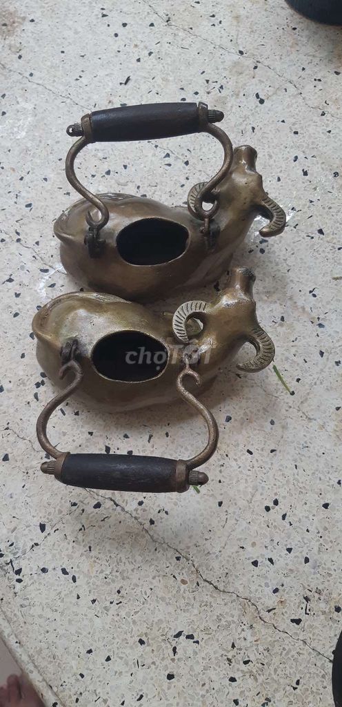 Ấm trà Đồng kiểu Cổ. Mua bán Nội thất, đồ gia dụng khác tại Quận Bình Thuỷ Cần Thơ được đăng bởi Ngọc Tiến  hình 1