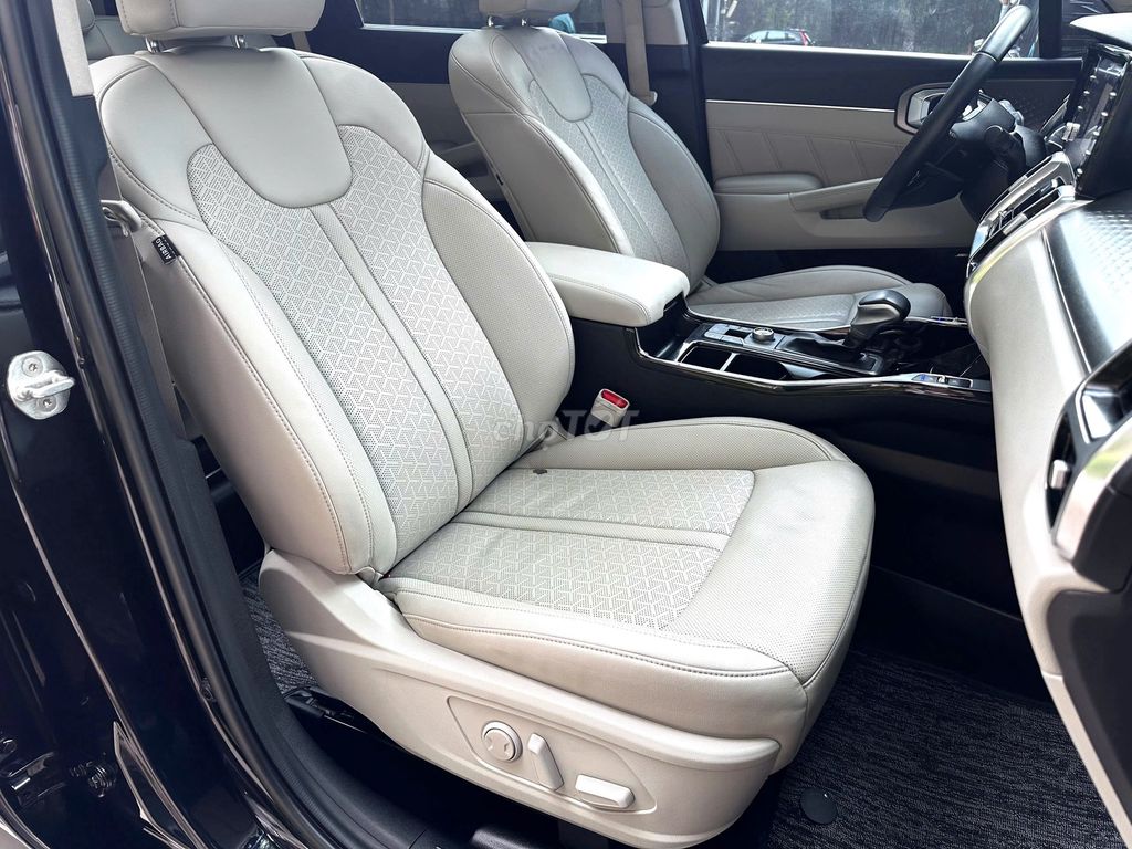 Kia Sorento 2.5 Signature 2022 màu đen. Mua bán Ô tô tại Quận Thanh Xuân Hà Nội được đăng bởi Nguyễn Tuấn Hoàng hình 16