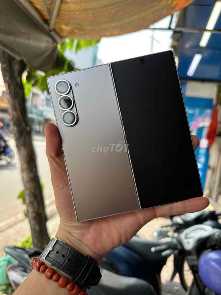 Samsung Galaxy Z Fold6 256GB Xám. Mua bán Điện thoại tại Quận 8 Tp Hồ Chí Minh được đăng bởi Út Thuỷ Jessica hình 1