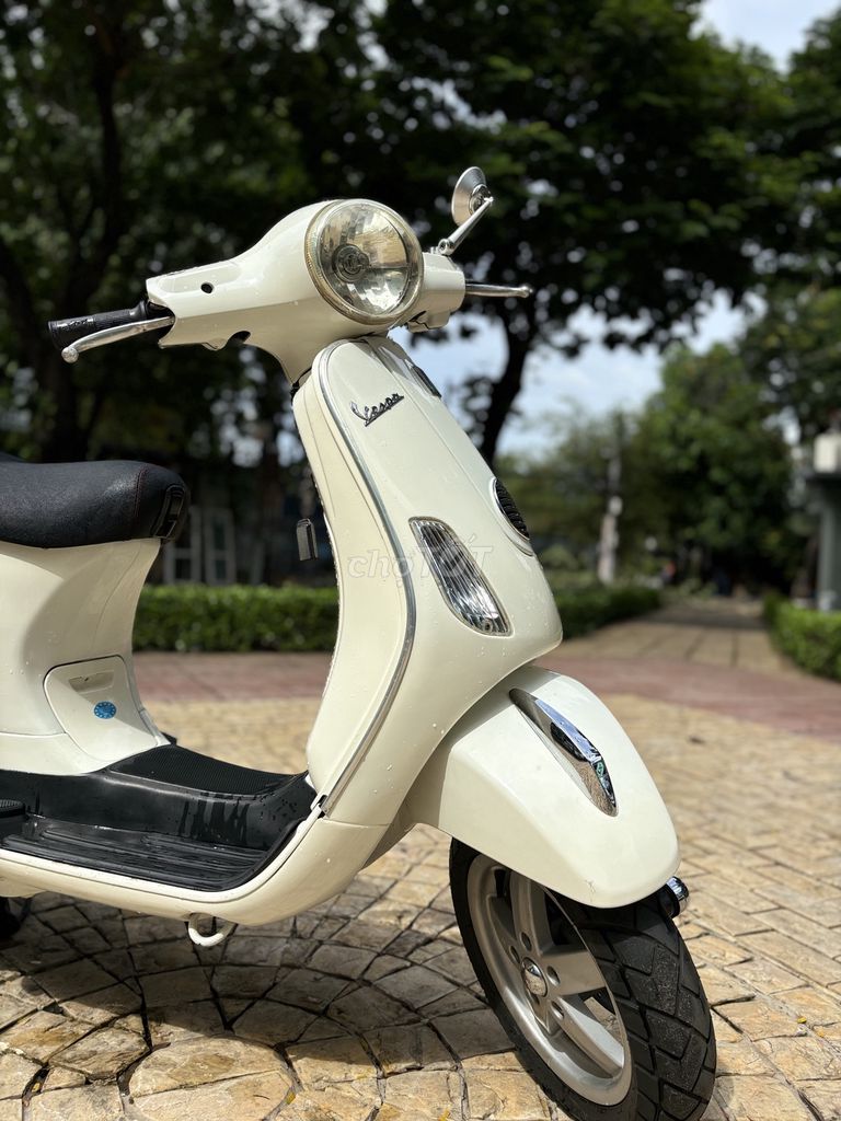 🌈🌈🌈xe Piaggio Vespa LX Fi màu trắng, BẢO HÀNH