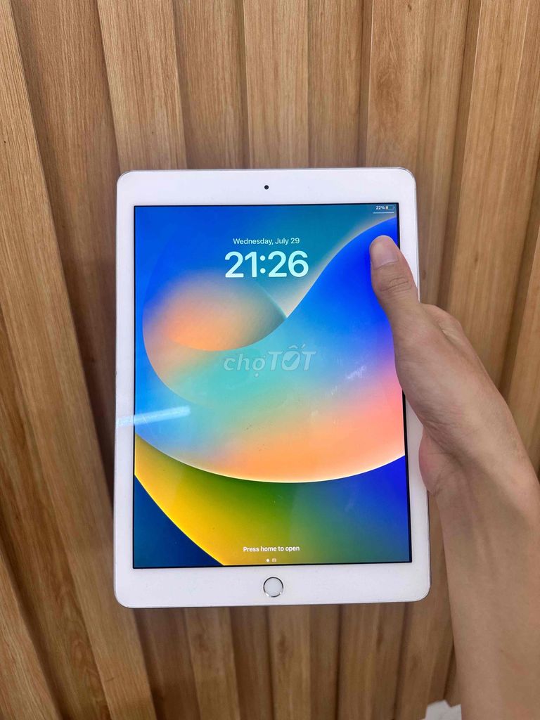 Apple iPad Gen 6 Wifi 4G 32GB Vàng. Mua bán Máy tính bảng tại Quận Đống Đa Hà Nội được đăng bởi HAN store hình 1