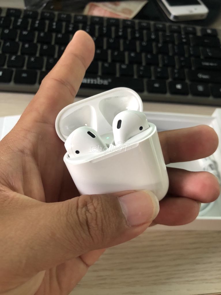 0708166177 - Tai nghe airpods 2 chính hãng fullbox đẹp 99% !