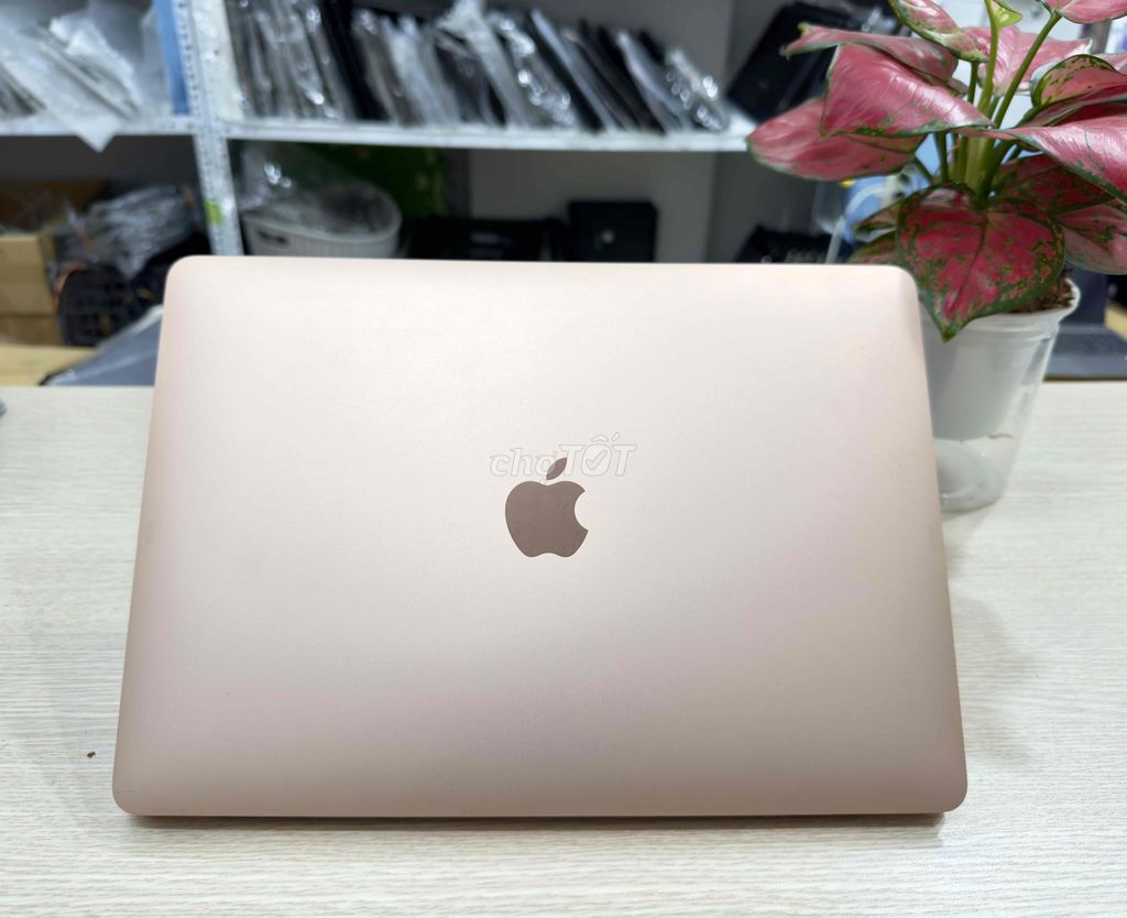 Macbook Air 2018 i5 Ram8 SSD128gb tặng Mouse Apple. Mua bán Laptop tại Quận Hai Bà Trưng Hà Nội được đăng bởi Akiba shop hình 1