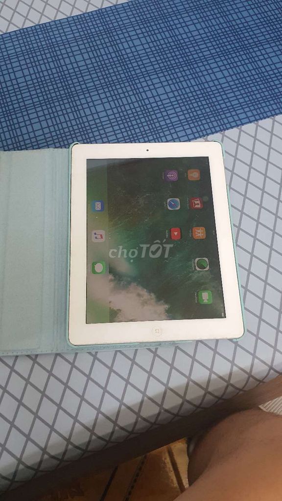 Apple iPad Trắng. Mua bán Máy tính bảng tại Thành phố Buôn Ma Thuột Đắk Lắk được đăng bởi hoàng hình 1