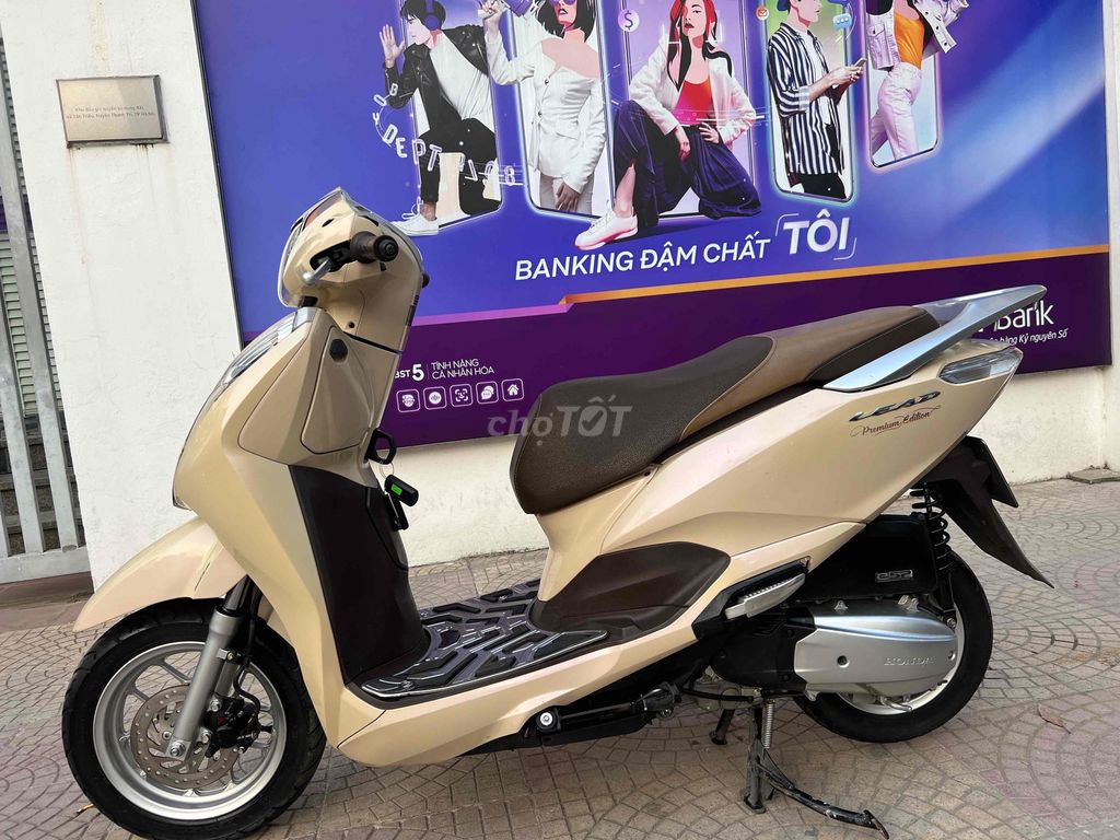 LEAD bản đặc biết chính chủ từ mới. Mua bán Xe máy tại Quận Hà Đông Hà Nội được đăng bởi tung hình 4