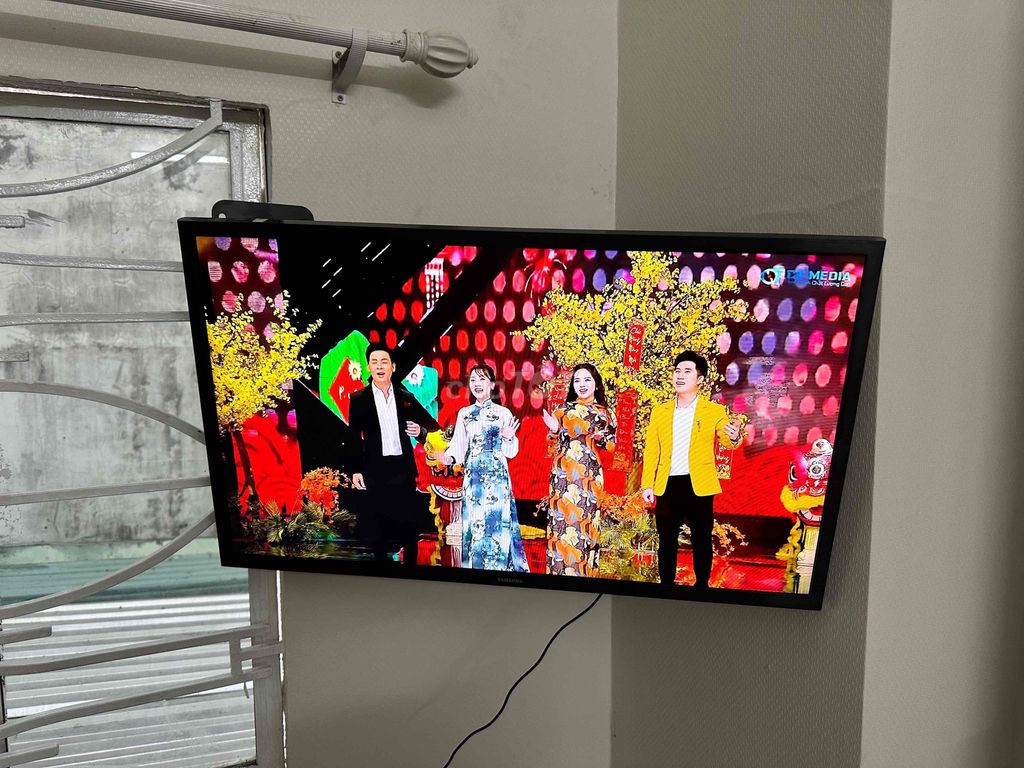 tivi Samsung led 40in đẹp nguyên rin.