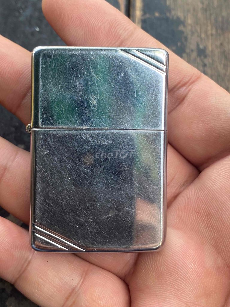 Zippo Mỹ Vitager la mã III (1987) đẹp.