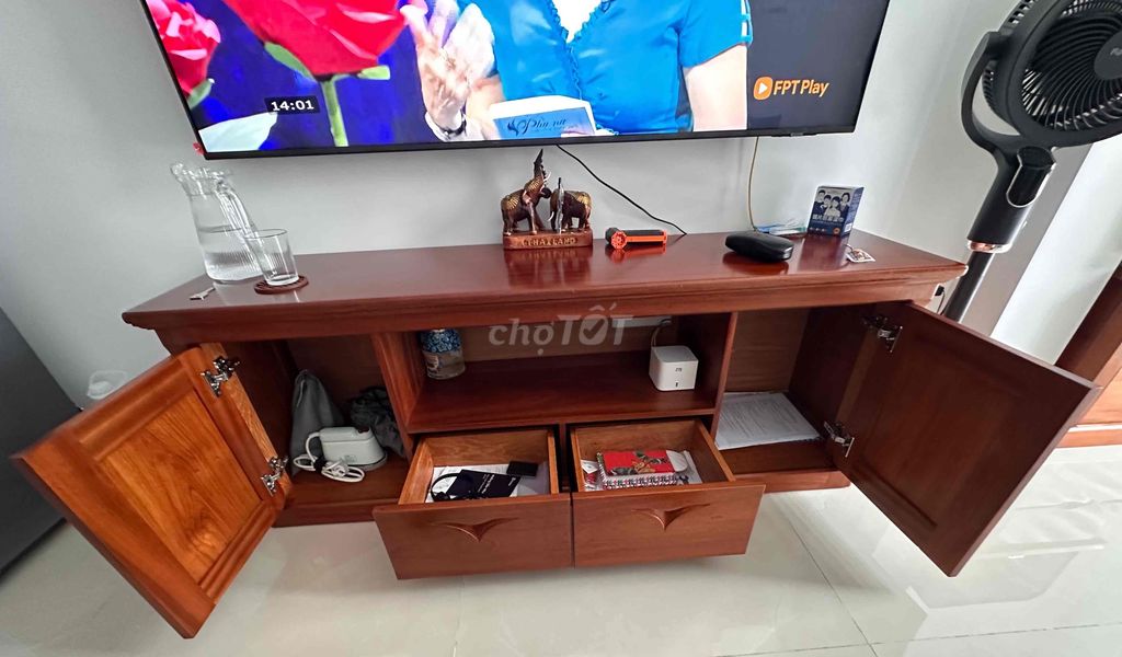 Kệ tủ gỗ xoan đào nâu để TV. Mua bán Tủ, kệ gia đình tại Quận Thanh Xuân Hà Nội được đăng bởi Ha Thai Son hình 1