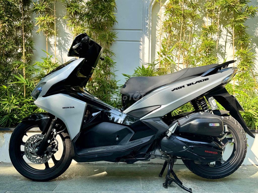 air blade bạc Porsche. Mua bán Xe máy tại undefined undefined được đăng bởi cửa hàng xe máy Bốn Nguyễn quận 9 hình 3