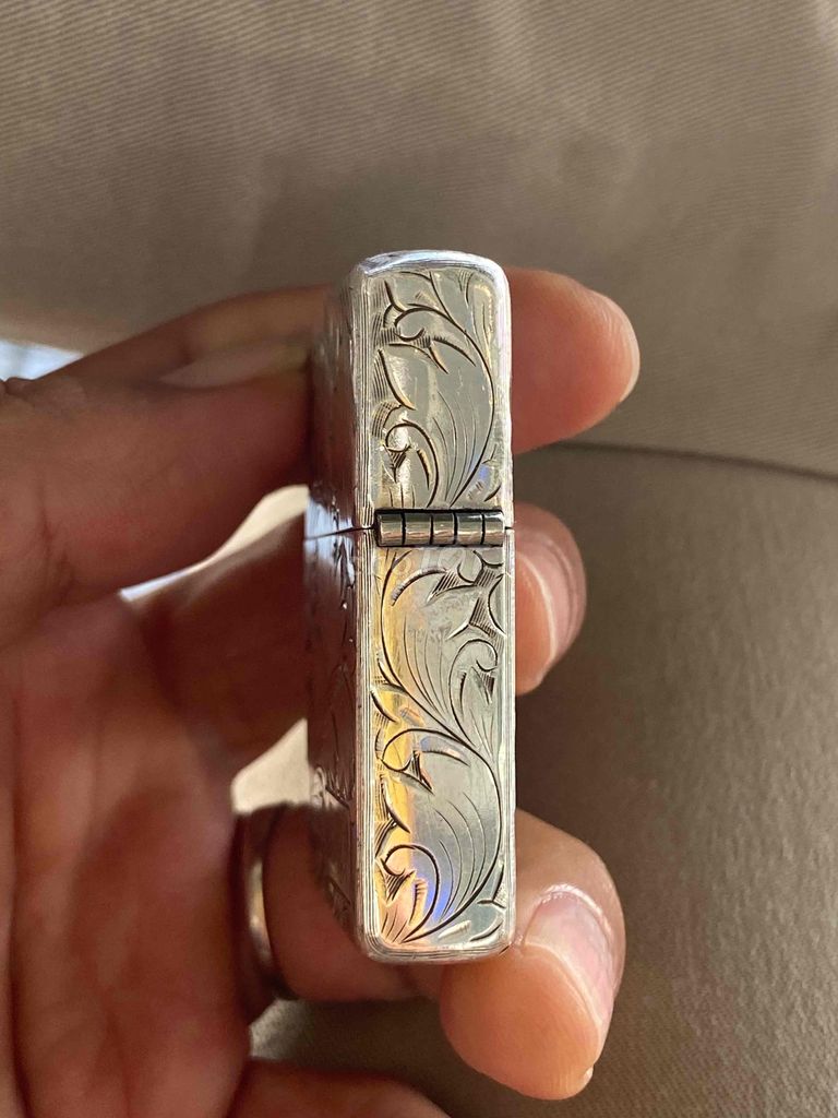 zippo bạc khối