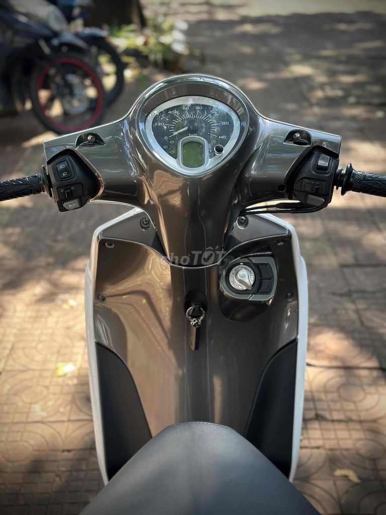 Yamaha Janus 2019 Smartkey Trắng. Mua bán Xe máy tại Thành phố Pleiku Gia Lai được đăng bởi Xe Máy Nguyễn Vũ Gialai hình 6