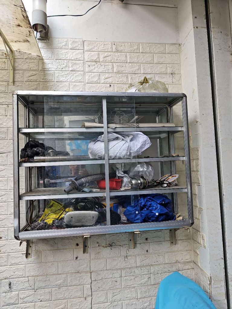 Tủ nhôm kính 1.2m x 1.2m. Mua bán Tủ, kệ gia đình tại Quận Gò Vấp Tp Hồ Chí Minh được đăng bởi Hùng hình 1