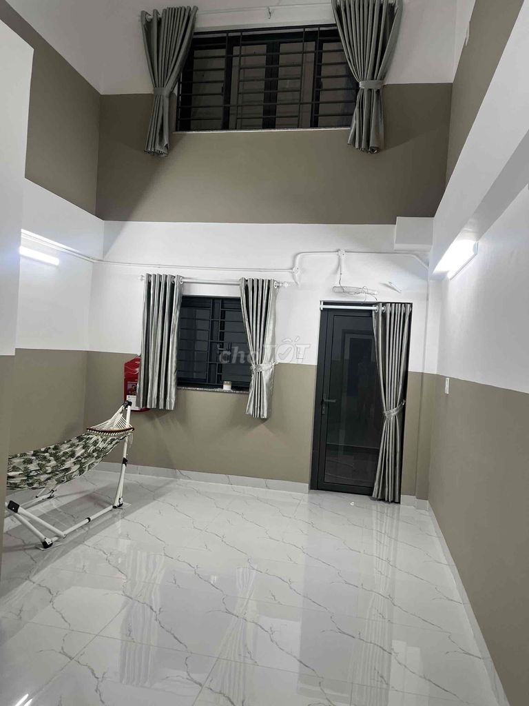 Phòng trọ dưới trệt 25m2, sân riêng 12m2, giá 5,5 triệu/tháng