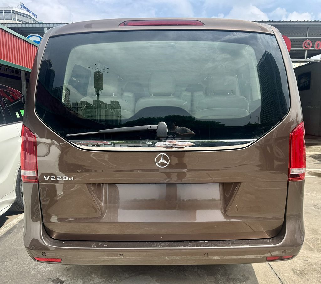 Mercedes Benz V Class V220d 2015. Mua bán Ô tô tại Quận Thanh Xuân Hà Nội được đăng bởi Nguyễn Tuấn Hoàng hình 14
