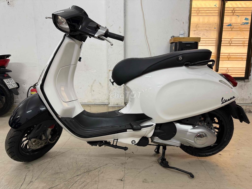 Piaggio Vespa 3vie 2015 Trắng đen. Mua bán Xe máy tại Quận Thanh Khê Đà Nẵng được đăng bởi Long hình 1