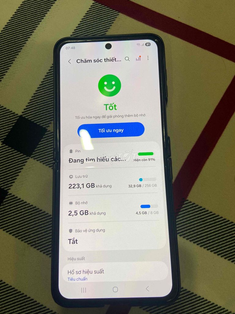 Samsung Galaxy Z Flip5 256GB Đen. Mua bán Điện thoại tại Thành phố Vị Thanh Hậu Giang được đăng bởi huynh mân hình 1