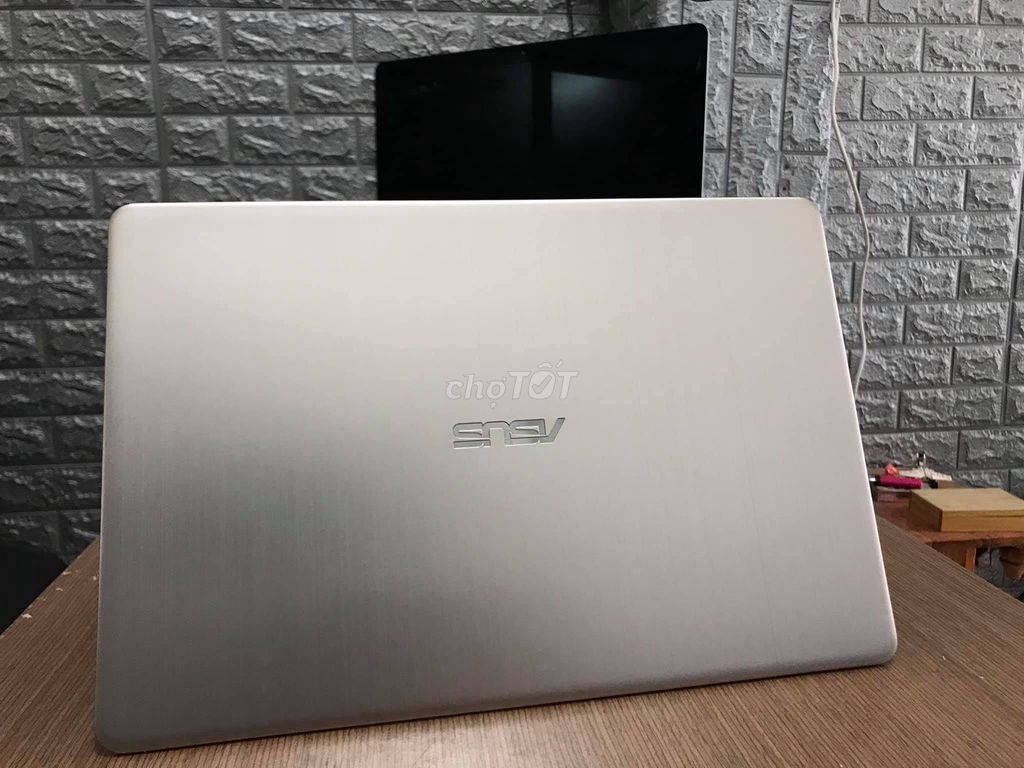 0931320064 - laptop Asus Full HD full viền, led phím, chip i3