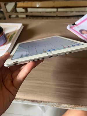 Thanh Lý ipad air2 128gb còn rất mới, sử dụng mươt