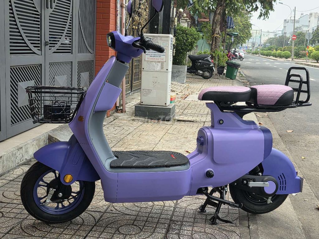 VC 2026 Фиолетовый электрический скутер Odo 250 км. Новый 99%