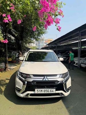Mitsubishi Outlander 2022 AT Premium 2.0