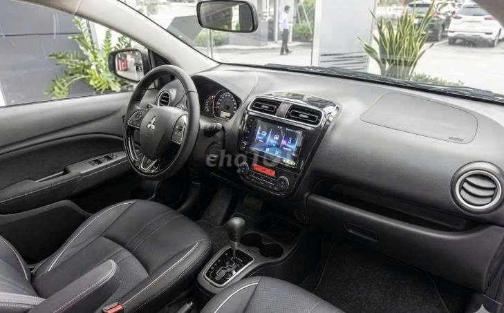 Mitsubishi 5 мест, пробег 3400 км, новое 99%, пленка 3M