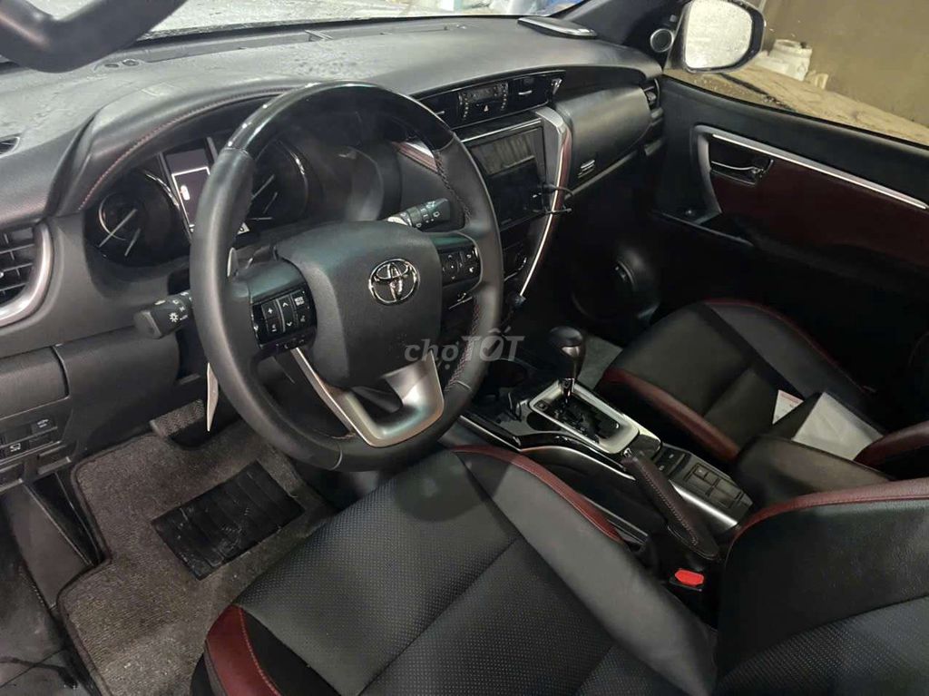 Fortuner Legender 2025, родная краска 100%, супер состояние