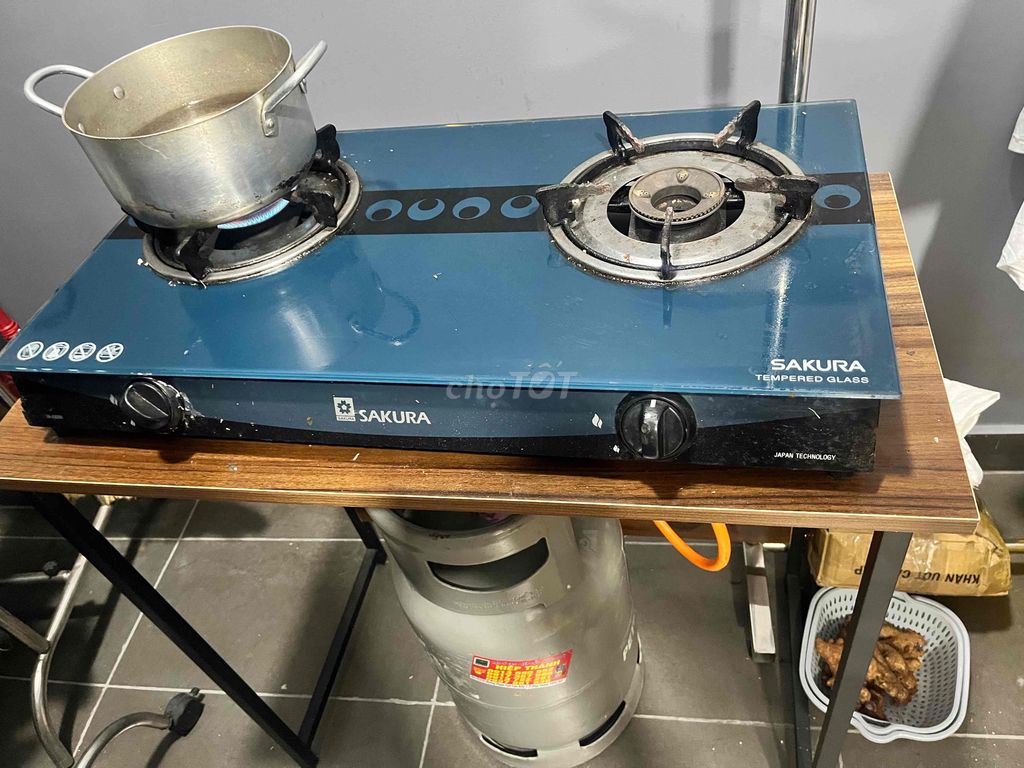 Bếp ga Sakura mặt kính cường lực. Mua bán Bếp, lò, đồ điện nhà bếp tại Thành phố Thủ Dầu Một Bình Dương được đăng bởi Lê Mỹ Phẩm hình 1