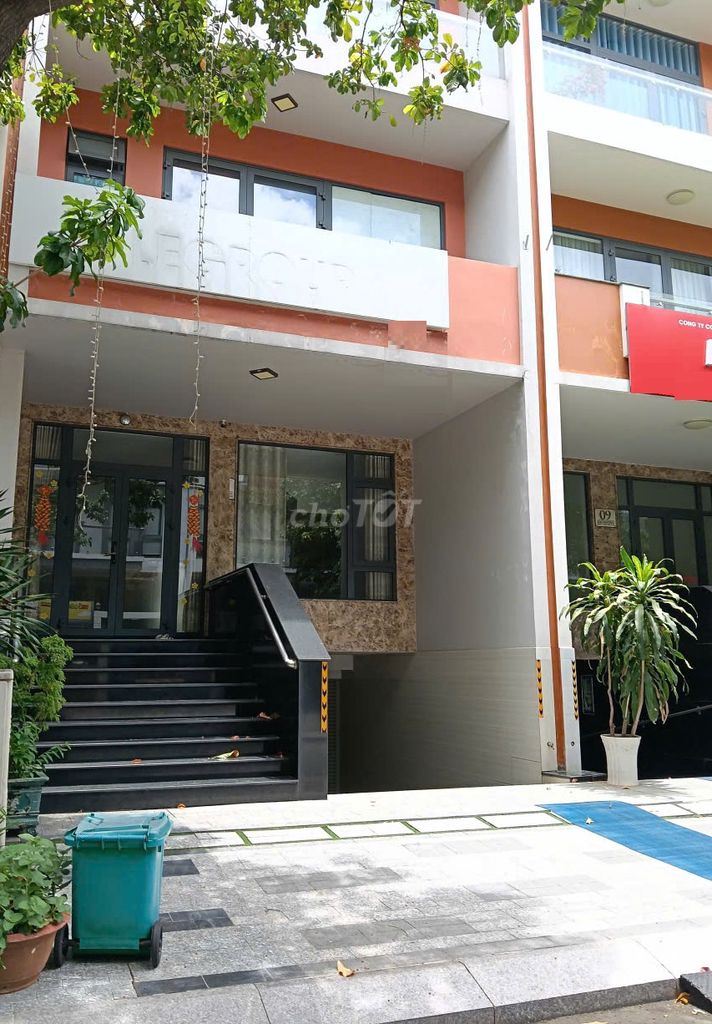 Аренда · 5 комн. · 110 м² · Thành phố Thủ Đức, ул. Đường Thống Nhất