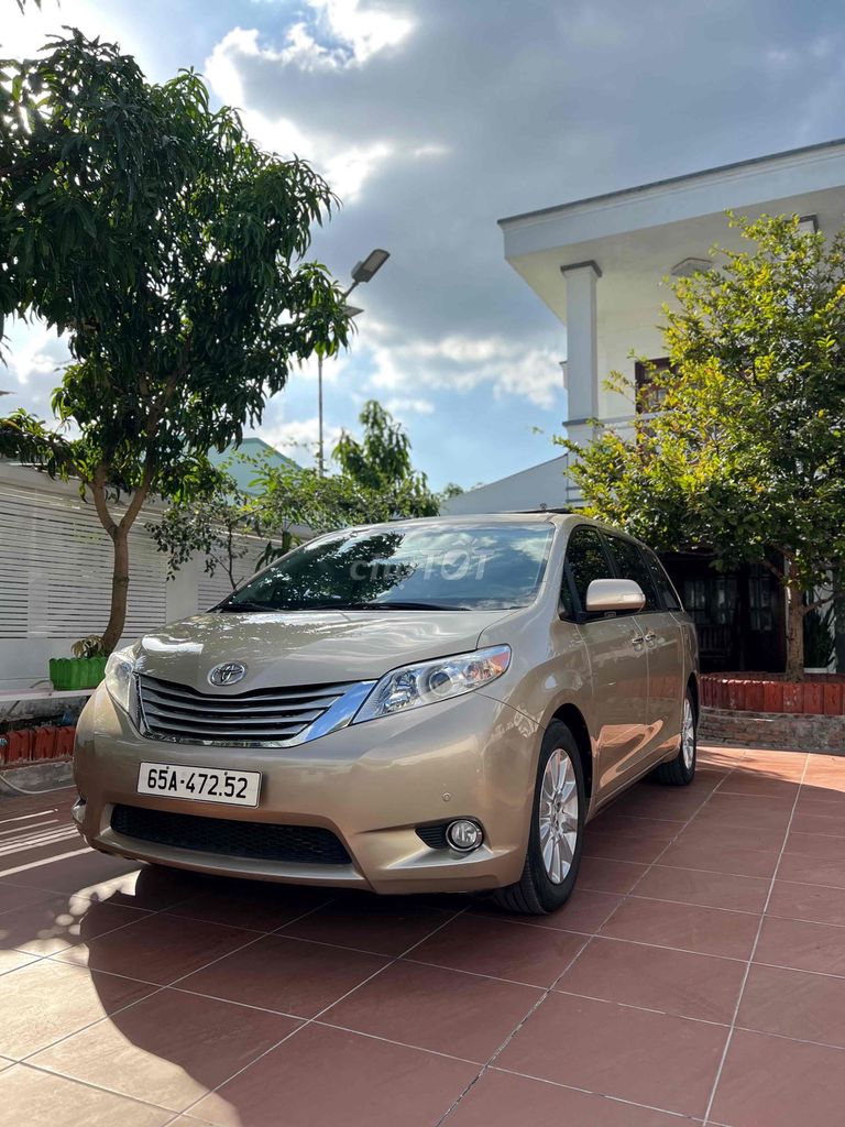 Toyota Sienna 2012 - 86000 km. Mua bán Ô tô tại Quận Ninh Kiều Cần Thơ được đăng bởi Triển Oto Xuân Khánh hình 4