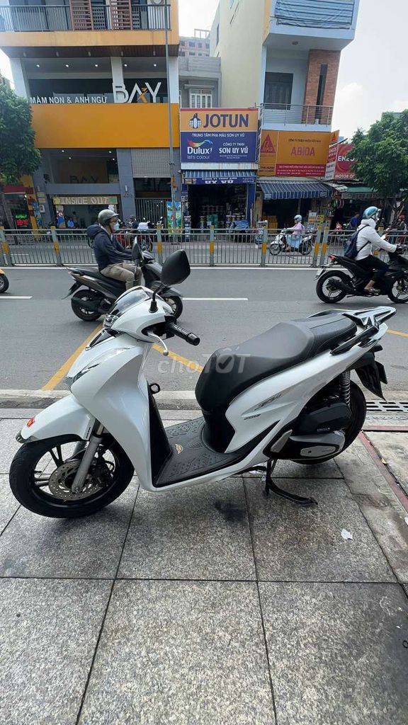 Honda SH 160 2024 Белый Б/у