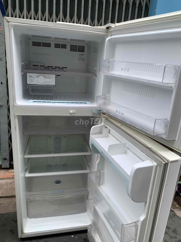Tủ lạnh Lg 180 lít. Mua bán Tủ lạnh tại Quận Tân Bình Tp Hồ Chí Minh được đăng bởi Bùi Tuấn hình 1