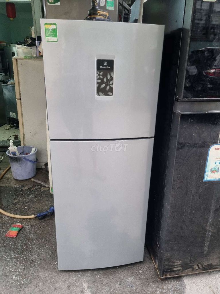 Thanh lý tủ lạnh Electrolux 211L zin như mới