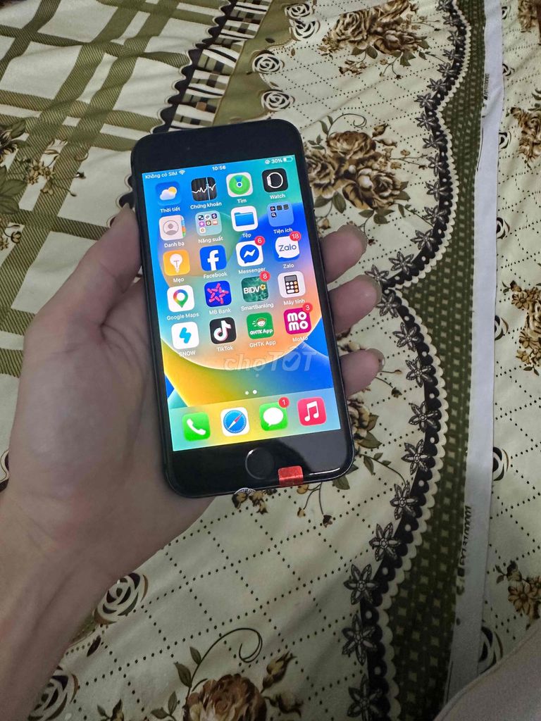 iPhone 8 64Gb còn vân tay. Mua bán Điện thoại tại Quận Hải Châu Đà Nẵng được đăng bởi Nguyễn Huy  hình 1