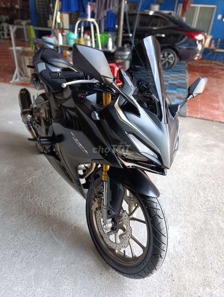 CBR150 Đen tem vàng đồng mới 95%. Mua bán Xe máy tại Thành phố Thuận An Bình Dương được đăng bởi quang hình 4