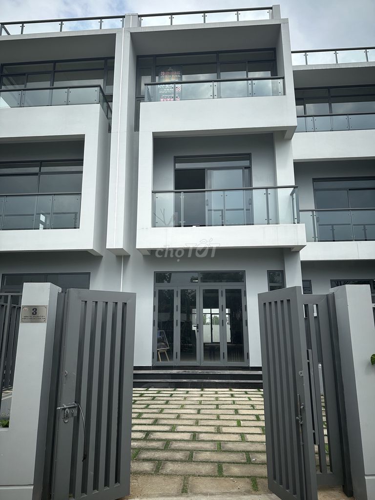 NHÀ PHỐ 3 TẦNG 300m2 sàn,3,5 tỷ nhận nhà ( 30%),hỗ trợ ngân hàng 70%.