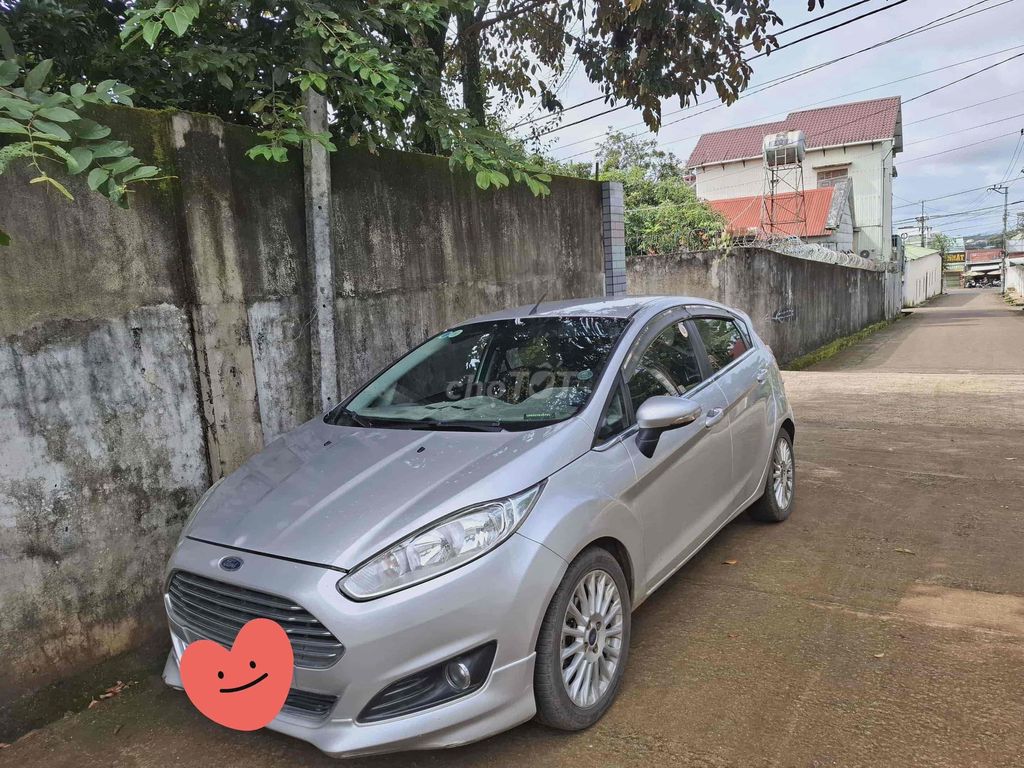 Ford Fiesta 2016 1.5 AT Titanium - 100000 km. Mua bán Ô tô tại Thành phố Pleiku Gia Lai được đăng bởi Thanh Tien hình 1