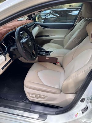 Toyota Camry 2020 2.5Q 32000 km. Mua bán Ô tô tại Thành phố Gia Nghĩa Đắk Nông được đăng bởi Vũ Lê